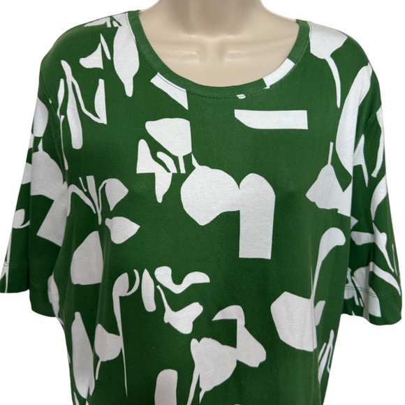 NWT Chico’s Green/White Abstract Everyday Elbow Sleeve Tee - Picture 5 of 7